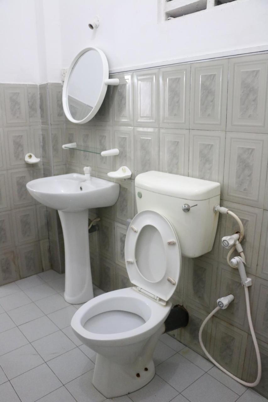 A.V.N Homestay Unawatuna Exteriör bild