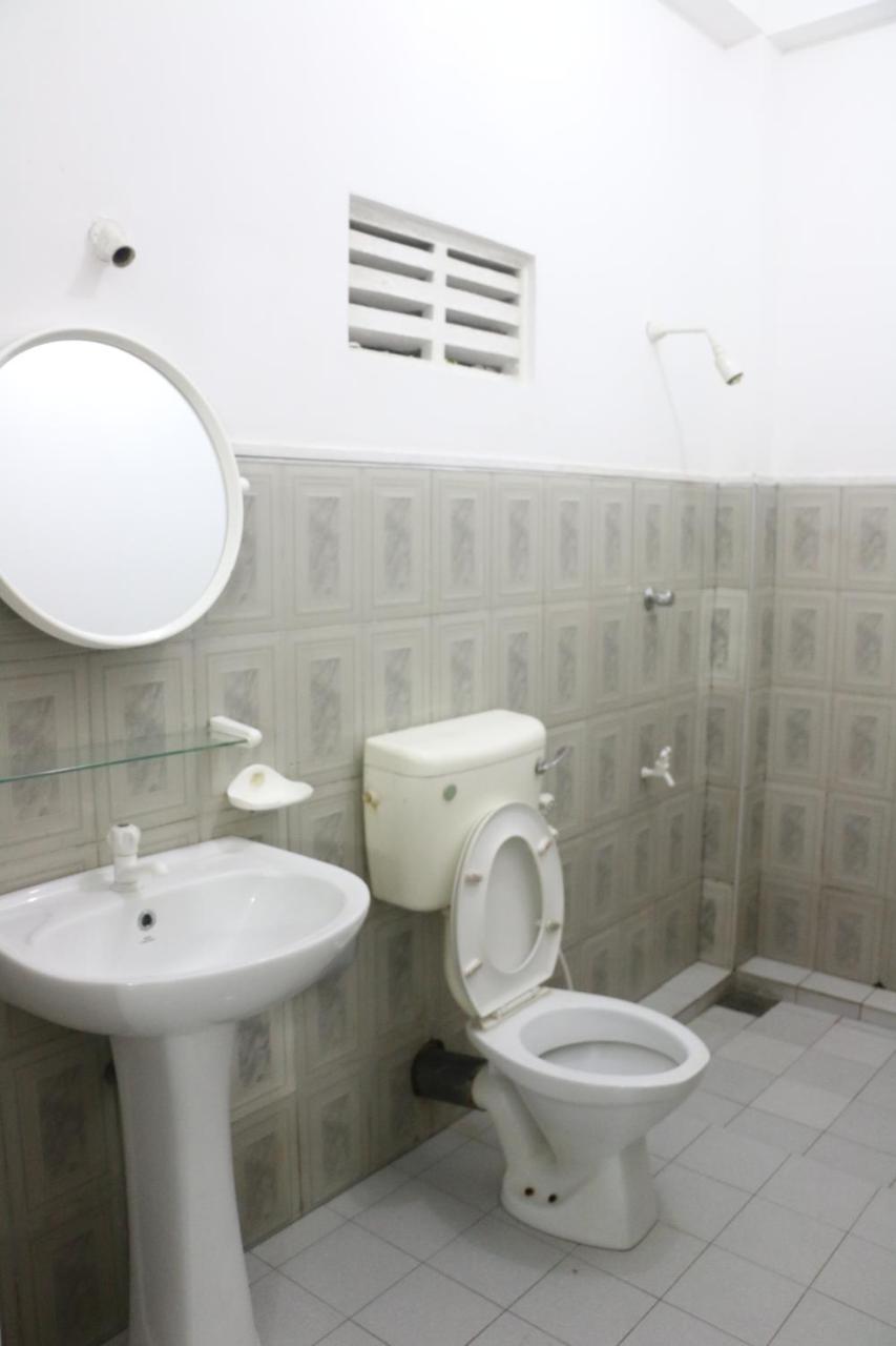 A.V.N Homestay Unawatuna Exteriör bild