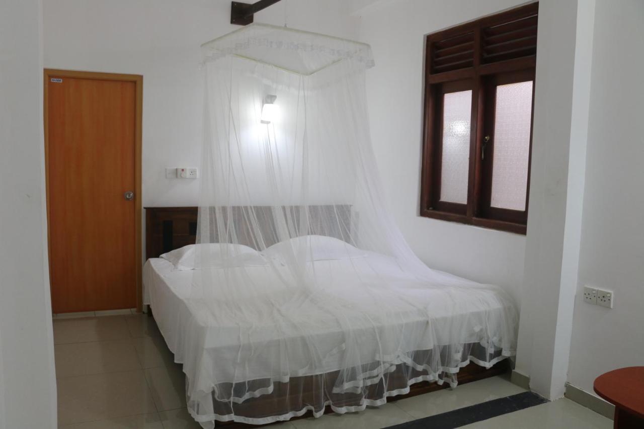 A.V.N Homestay Unawatuna Exteriör bild