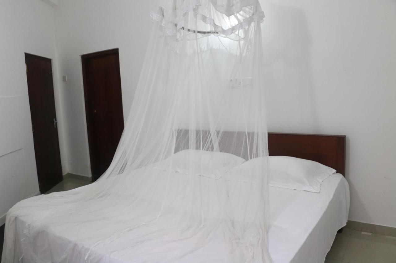 A.V.N Homestay Unawatuna Exteriör bild